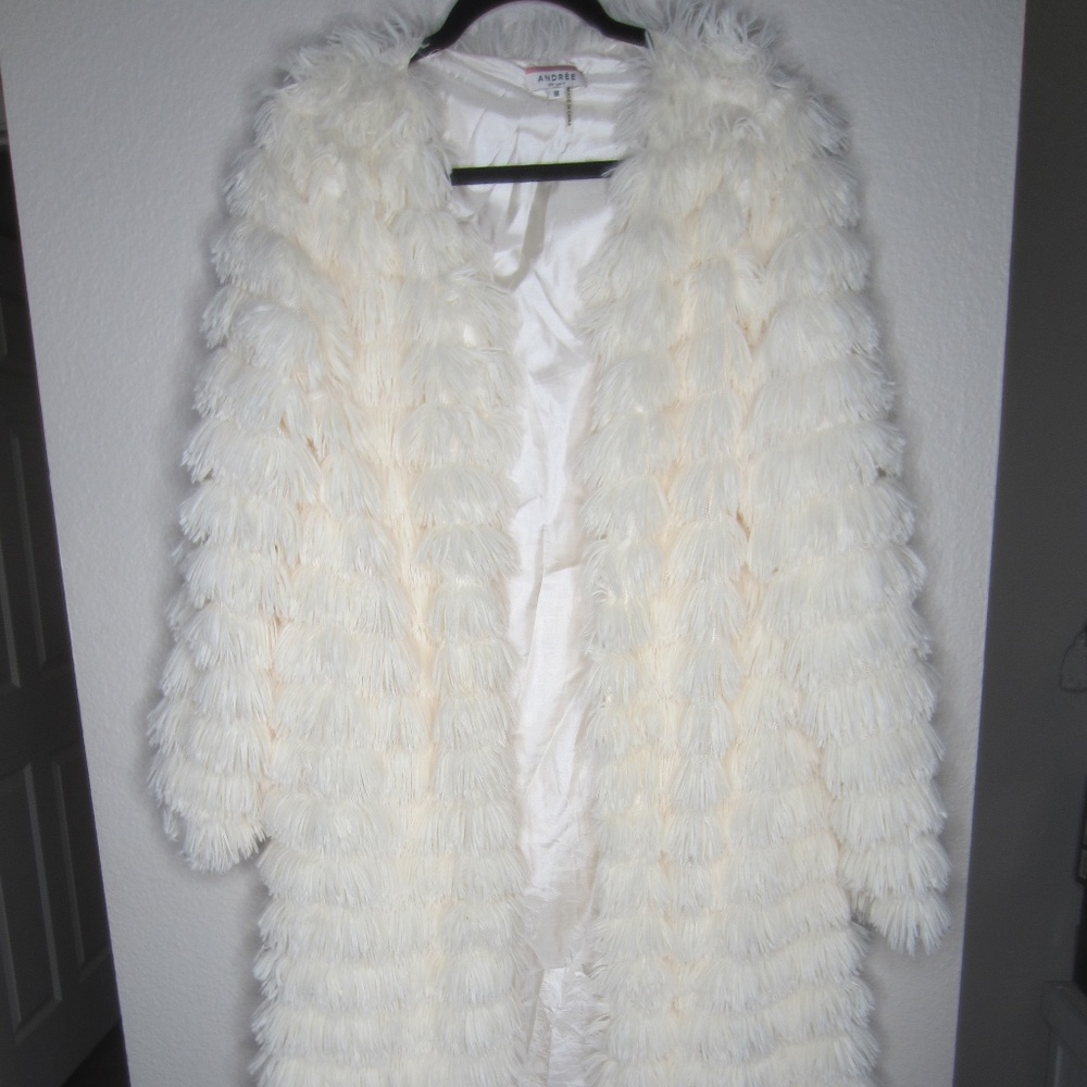 ANDREE BY UNIT Cream Faux Fur Long Coat